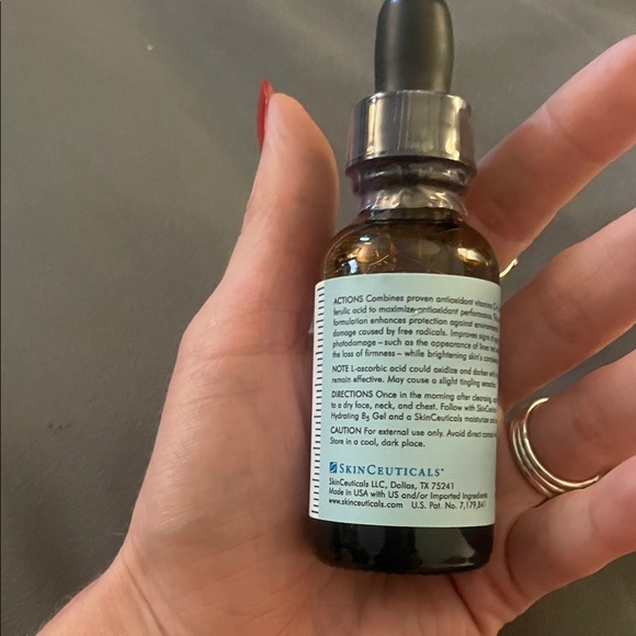 SkinCeuticals C E Ferulic Serum with Black Dropper - Picture 2 of 3